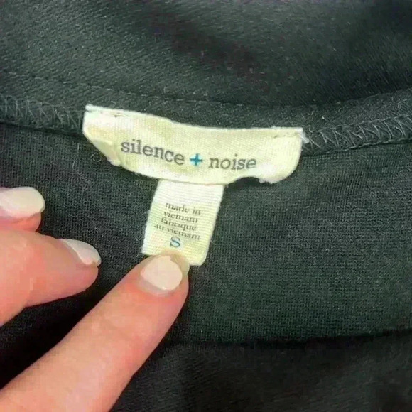 Urban Outfitters Silence & Noise Off Shoulder Slashed Ponte Dress - Picture 6 of 6